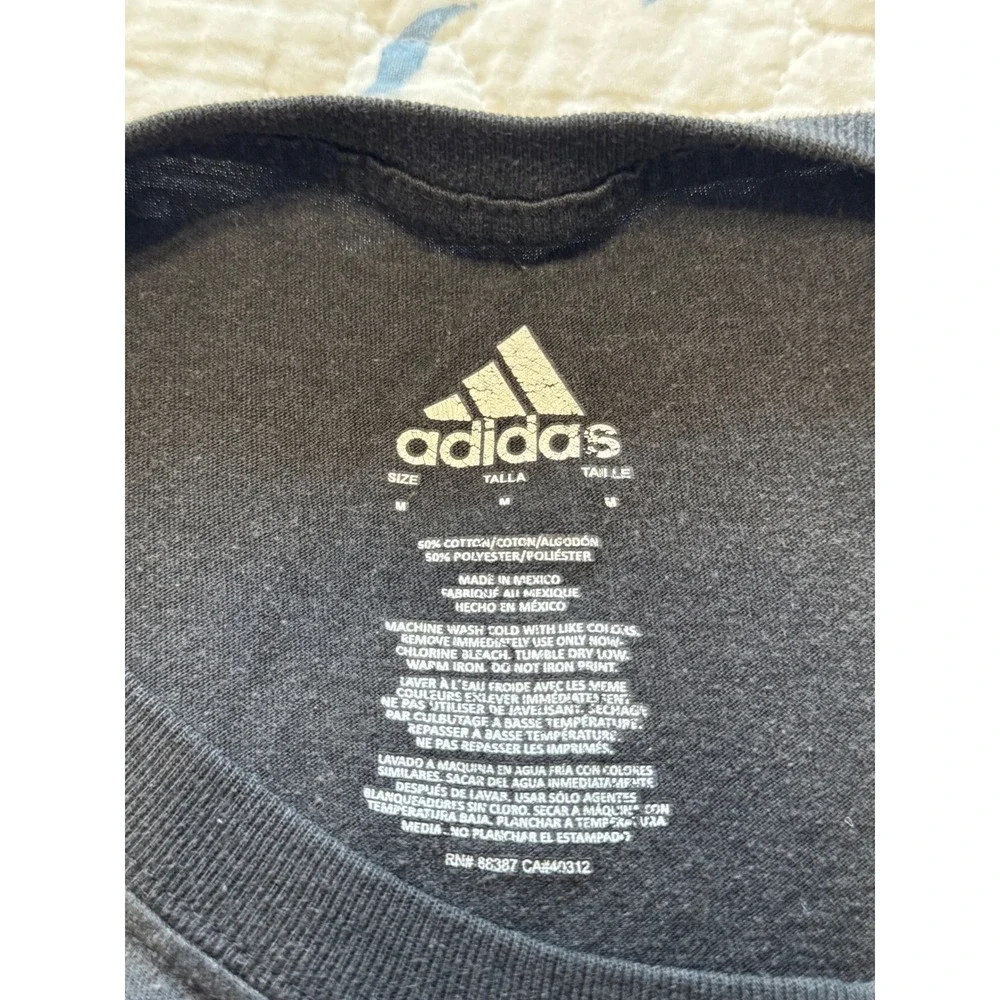 Adidas College Animal House Graphic T-Shirt Black Short Sleeve Mens Size Medium